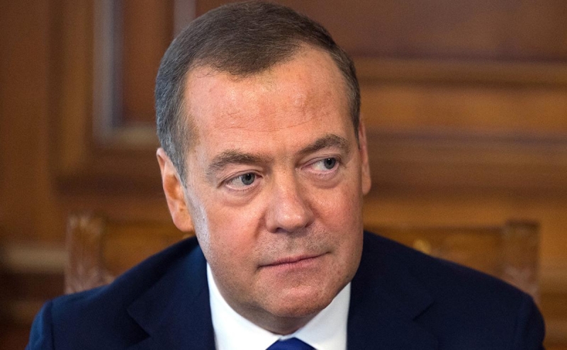 Медведев заявил, что нельзя принять критику военных от артистов